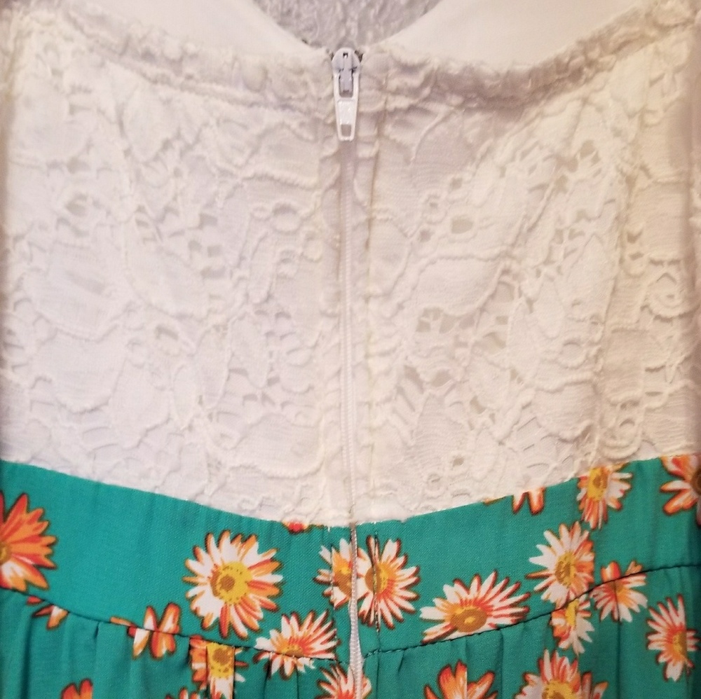 Flower Spring Dress - Picture 4 of 4